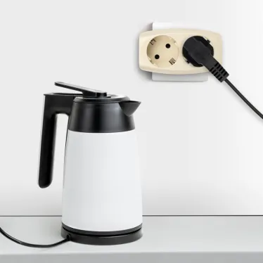 Тройник 2гн, с заземл, со шторками (сл. кость) (10/60/1440) SP-2e-I