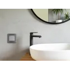 Розетка 2К+З IP 44 с откидной крышкой и шторками немецкий стандарт 16 А 250 В~ INSPIRIA алюминий