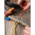 Шина 0 N (8х12мм) 18 отверстий латунь 2 синих угловых изолятора PROxima