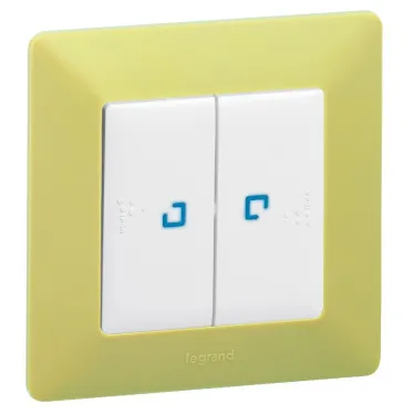 Valena LIFE IP44 Переключатель двухклавишный 10АХ 250В с подсветкой С лицевой панелью Белый