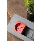 Розетка 45х45 PRO, с заземлением, красная , 45 град