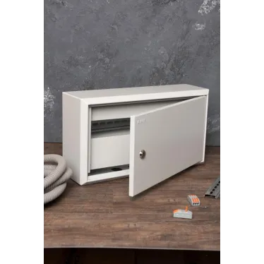 Щит распределительный навесной ЩРн-15 с замком IP31