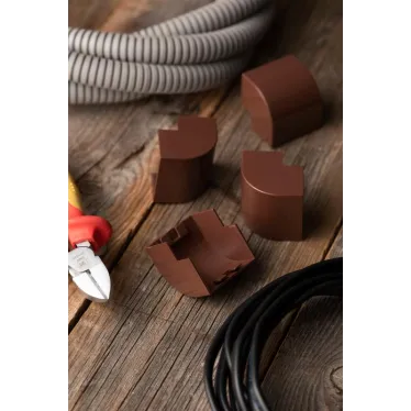 Угол внешний (40х25) (4 шт) Plast под темное дерево