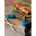 Шина 0 N 8х12мм 6 отверстий латунь 2 синих угловых изолятора PROxima