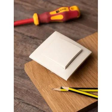 Валенсия выключатель 1-кл. 10А кремовый