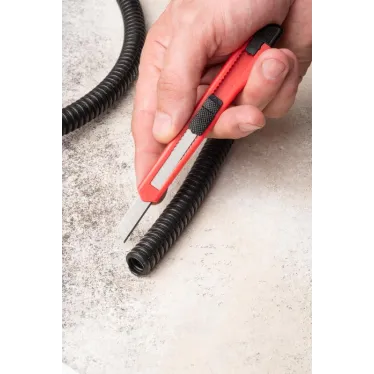 Нож с сегментированным лезвием 9 мм НСМ-10 Master