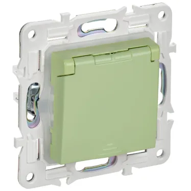 SKANDY Розетка 1-местная с заземлением с защитными шторками и крышкой 16А IP44 SK-R11G мятный IEK