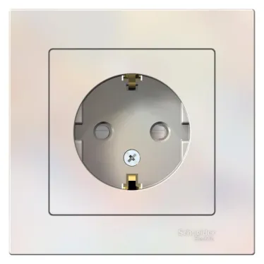 Розетка ATLASDESIGN с заземлением со шторками 16А в сборе жемчуг