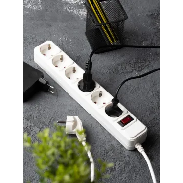 Сетевой фильтр 6*5м 13А/3,2кВт с выкл. c/з ПВС 3х1,0 Блокбастер XL EKF