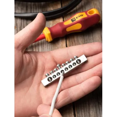 Шина PEN ноль-земля (6x9мм) 8 отв. цинк крепеж по краям