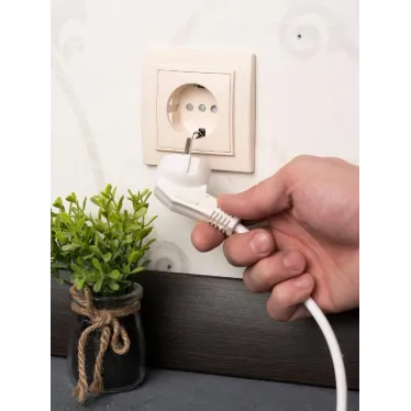 Розетка одноместная СП с заземлением 16А бежевый с защитными шторками Минск