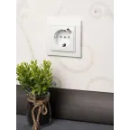 Розетка 1-местная СП с/з Минск 16А белая с защитными шторками с USB