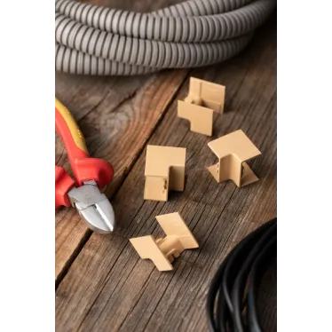 Угол внутренний (25х16) (4 шт) Plast под светлое дерево