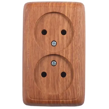 Розетка двойная наружная с изоляционной пластиной дуб