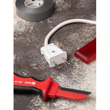 Вилка плоская без заземления белая 10А 250 В Proxima