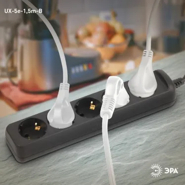 Удлинитель электрический UX-5e-1,5m-B с заземлением 5 розеток 1,5 м ПВС 3х0,75мм2 10А черный
