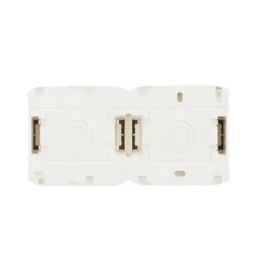 Quteo Розетка двойная с заземлением со шторками наружная IP44 белая