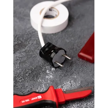 Вилка прямая без заземления черная 6А 250В