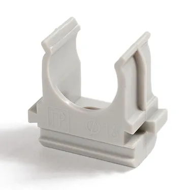 Крепёж-клипса для труб д16 безгалогенная (HF) атмосферостойкая серая (100шт/2000шт уп/кор)