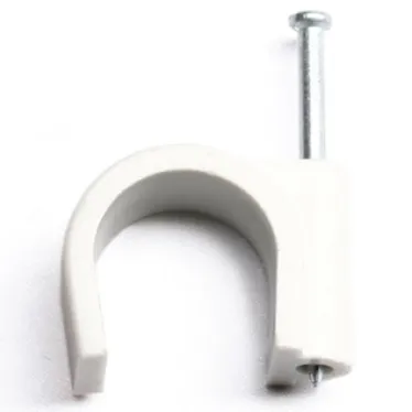 Скоба пластиковая с гвоздем D-19 - 20мм