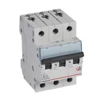 Выключатель автоматический трехполюсный 32А B TX3 6kA
