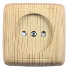 Розетка наружная со шторками с изоляционной пластиной сосна