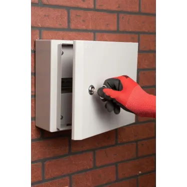 Щит распределительный навесной ЩРн-12з IP54 265х310х120 с замком