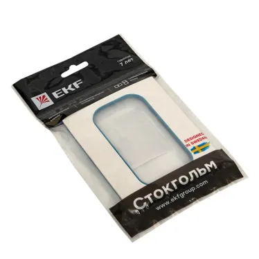 Стокгольм Рамка для розетки 2-местная белая с линией цвета синий