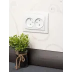 Розетка Минск 2-местная СП без заземления 10А белая защитные шторки