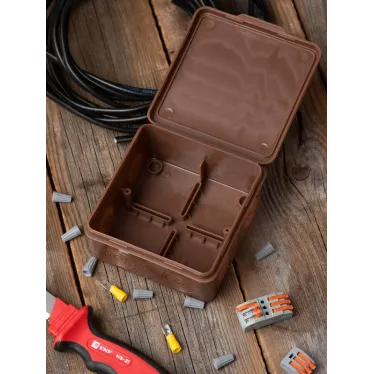 Коробка распаячная КМР-030-034 пылевлагозащищенная без мембранных вводов (109х109х55) тёмное дерево PROxima