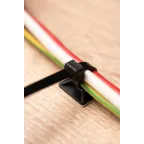 Площадка самоклеящаяся (25х25 мм) черная (100 шт)