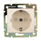 VALENA Розетка с заземлением со шторками слоновая кость