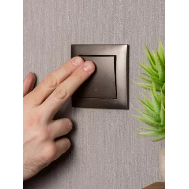 Валенсия лицевая панель выключателя проходного 1-кл. 10А графит