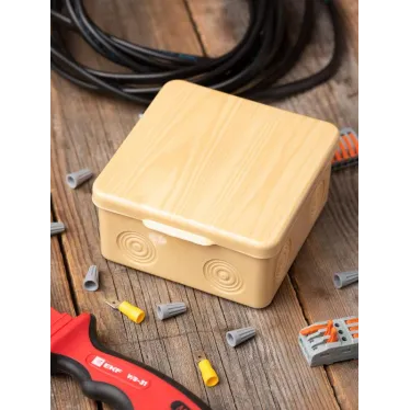 Коробка распаячная КМР-030-034 пылевлагозащищенная без мембранных вводов (109х109х55) светлое дерево PROxima