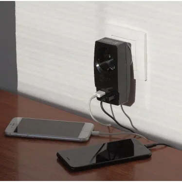 Адаптер ''Polynom'' 1гн 220V + 2xUSB 2100mA, c заземл, (черный) (10/60/1440) SP-1e-USB-B ''