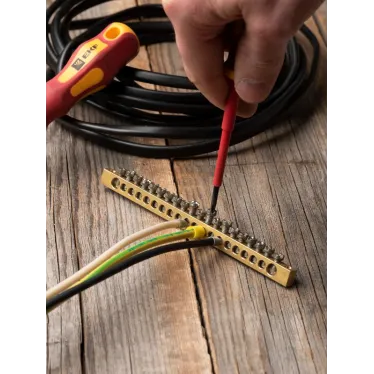 Шина PEN ноль-земля 6х9мм 20 отверстий латунь крепеж по краям PROxima