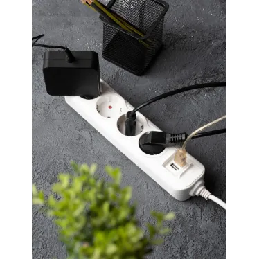 Удлинитель 'Эксперт' 4 гнезда 5 метров 16А/3 5кВт с 2 USB 2,1А ПВС 3х1