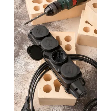 Розетка четырехместная с защит. крышками каучуковая 230В 2P+PE 16A IP44 PROxima