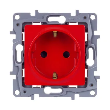 Розетка с заземлением - Legrand Etika - со шторками 16А 250В винтовые зажимы - красный