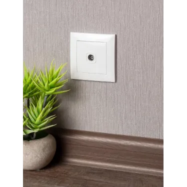 Валенсия розетка телевизионная 1-местная 75Ом 5-862МГц белая