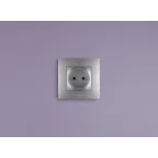 ETIKA Розетка с заземлением со шторками алюминий винтовые зажимы