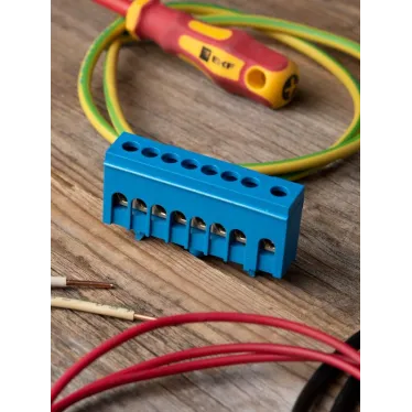 Шина 0 N (6х9мм) 8 отверстий латунь синий изолированный корпус на DIN-рейку PROxima