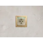 VALENA Розетка с заземлением со шторками с крышкой в рамку слоновая кость