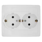 Розетка 15 двойная с заземлением 2х2Р+Е c защитными шторками винтовой зажим 16А 250В белый