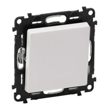 Valena LIFE Выключатель 10АХ 250В с лицевой панелью Безвинтовые зажимы Белый