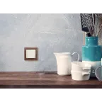 VALENA Розетка с заземлением с крышкой в рамку слоновая кость