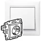 VALENA Розетка с заземлением со шторками в рамку белая