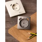 Валенсия лицевая панель розетки 1-местной с/з 16А графит с защ. штор. с 2 USB 2,1А