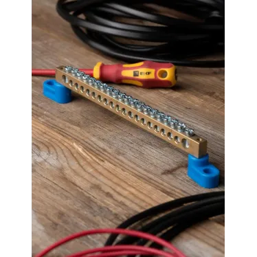 Шина нулевая 8х12мм 125А 20 отверстий 2 изолятора стойка латунь