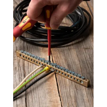 Шина PEN ноль-земля 8х12мм 22 отверстия латунь крепеж по краям PROxima